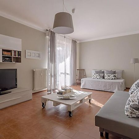 Natural Chic - Close To City Center And Beach - Parking Desenzano del Garda Exterior foto