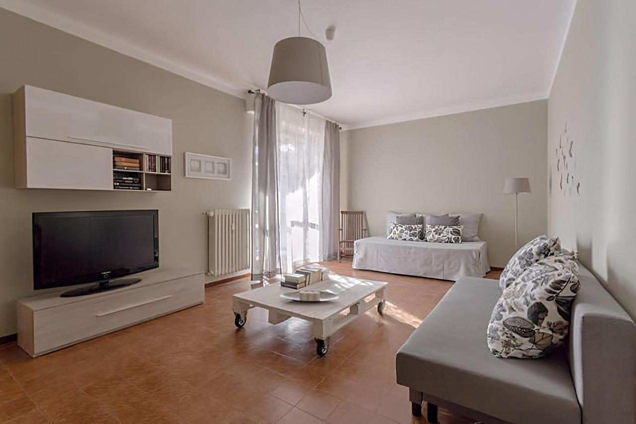 Natural Chic - Close To City Center And Beach - Parking Desenzano del Garda Exterior foto