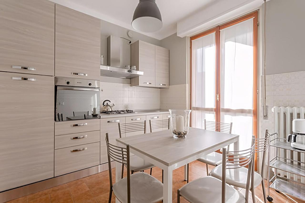 Natural Chic - Close To City Center And Beach - Parking Desenzano del Garda Exterior foto