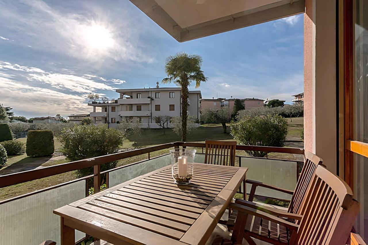 Natural Chic - Close To City Center And Beach - Parking Desenzano del Garda Exterior foto